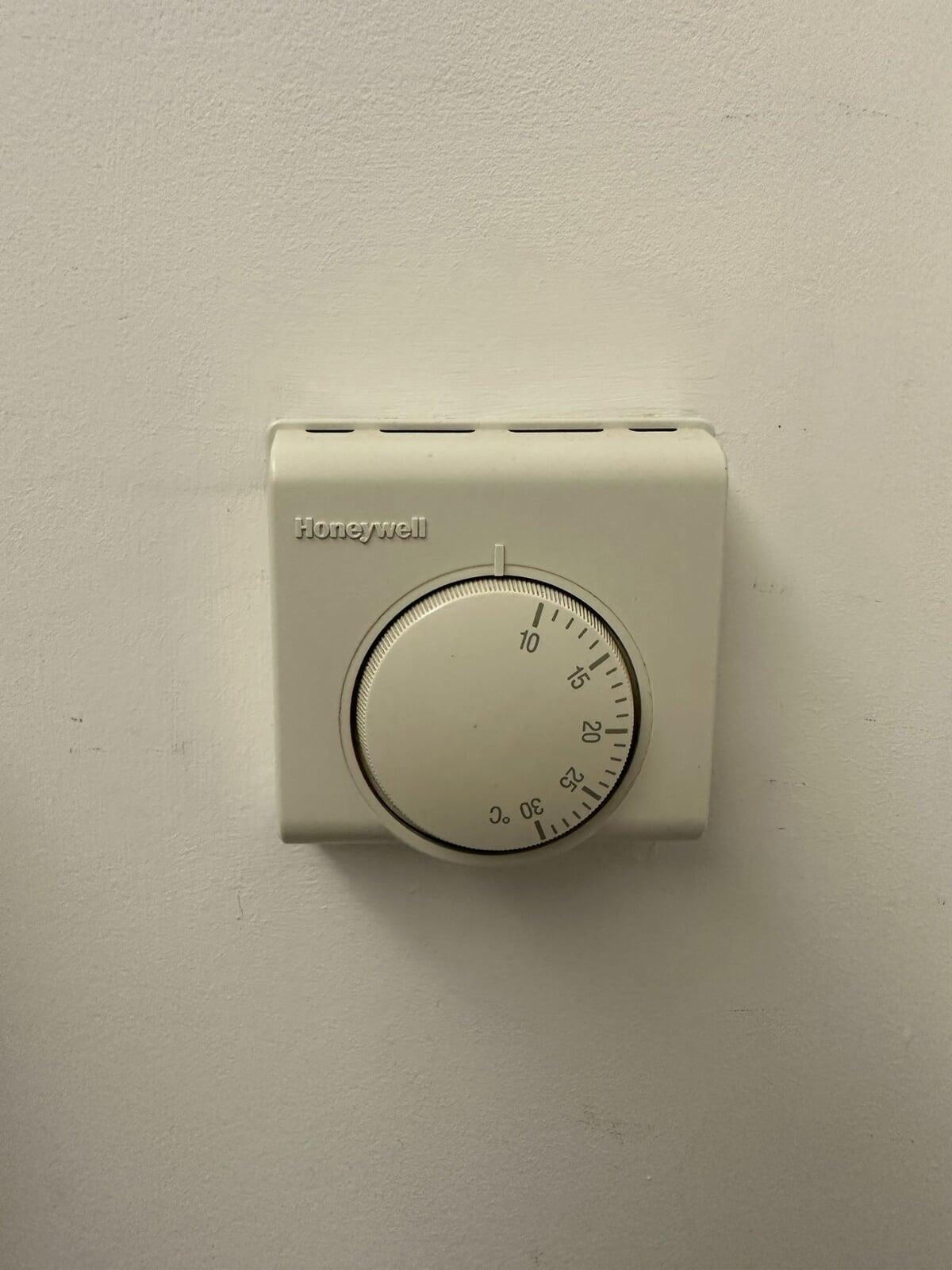 MON Block Flat 8 SMARTHOST